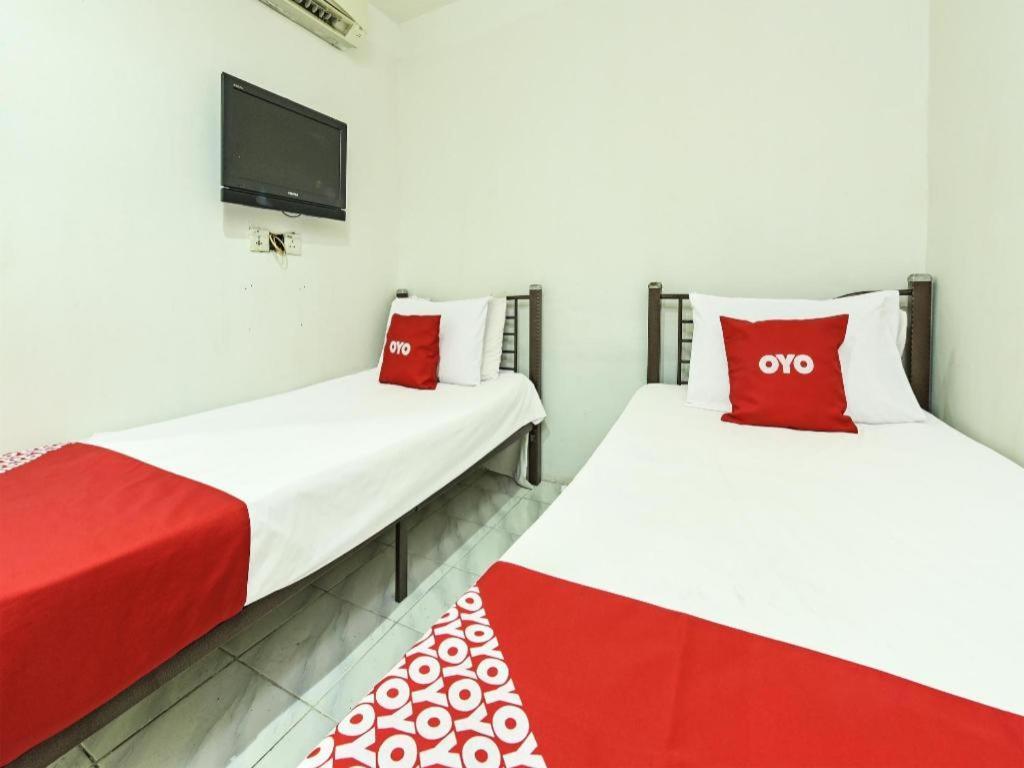 Oyo 90643 Gks Hotel Серембан Екстериор снимка
