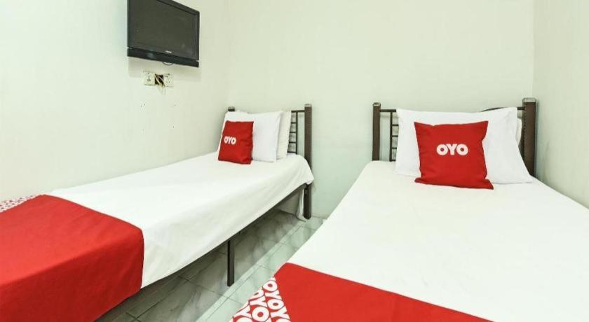Oyo 90643 Gks Hotel Серембан Екстериор снимка