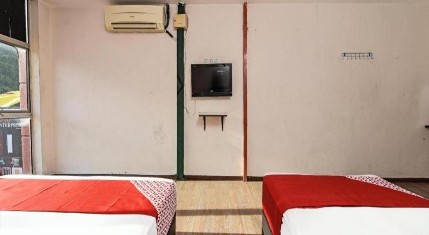 Oyo 90643 Gks Hotel Серембан Екстериор снимка