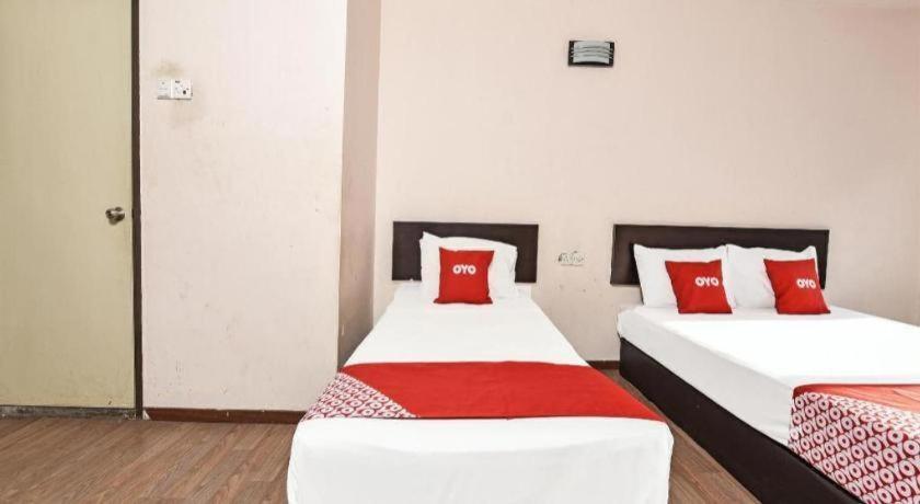 Oyo 90643 Gks Hotel Серембан Екстериор снимка