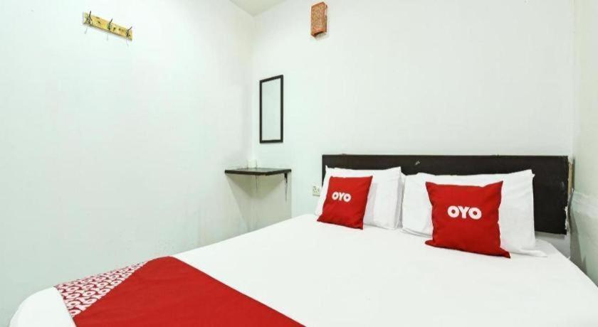 Oyo 90643 Gks Hotel Серембан Екстериор снимка